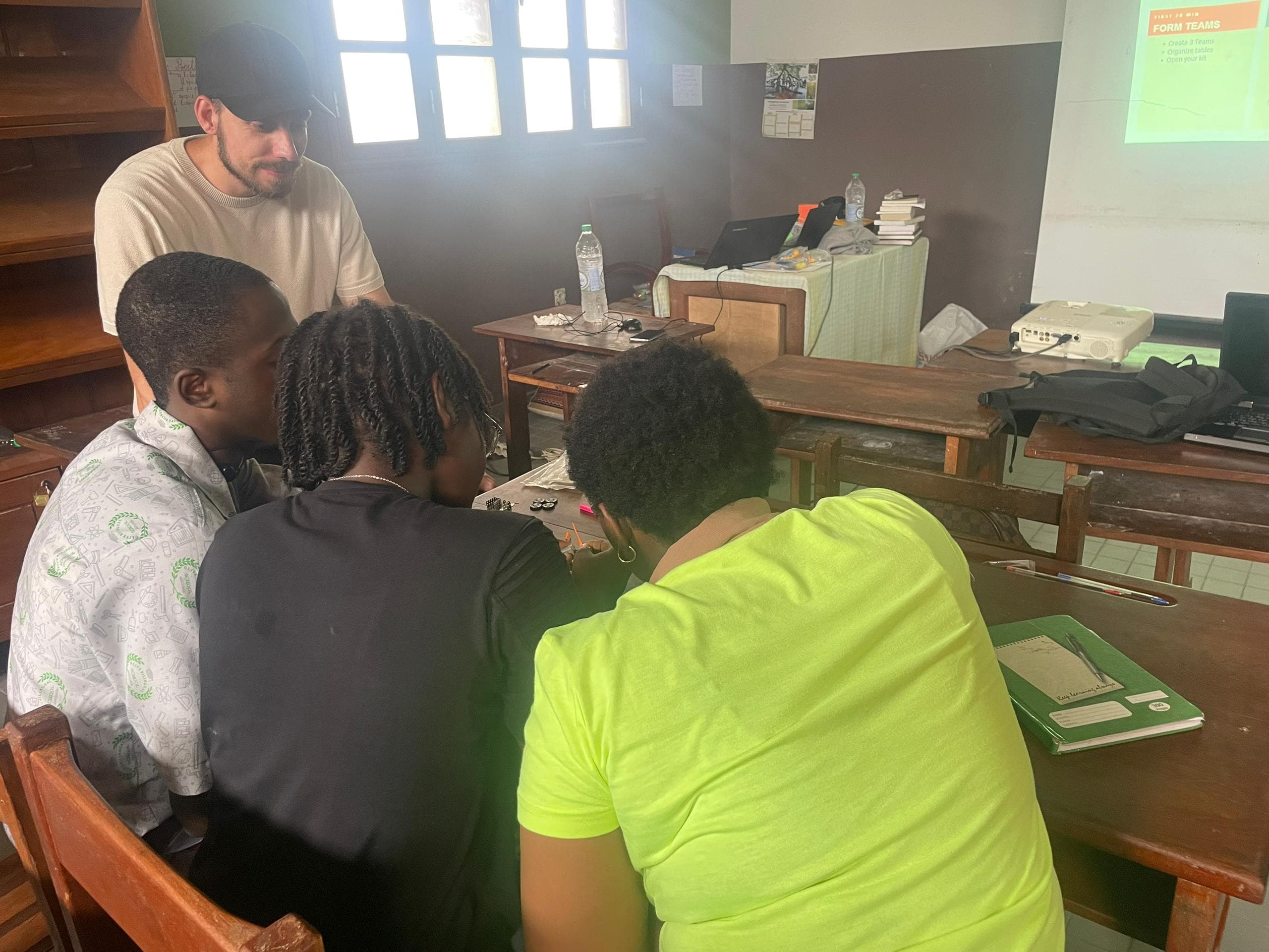 Students working together in a STEM club class